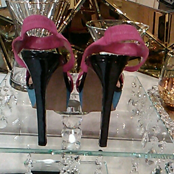 Heels - Picture 4 of 6